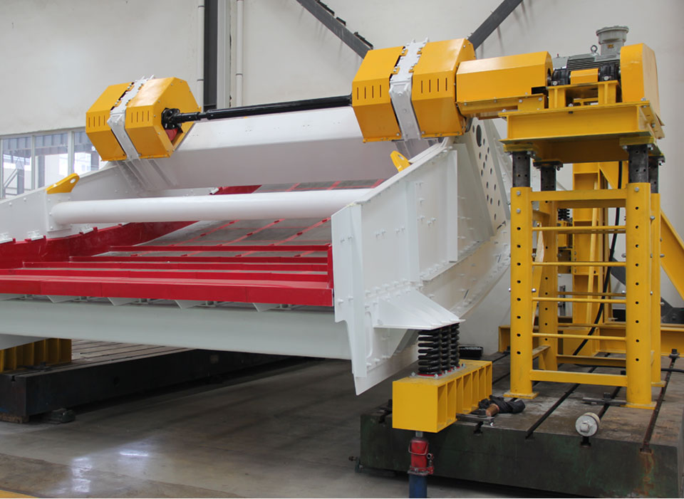 直線振動篩物料跑偏的原因是什么？附：解決措施